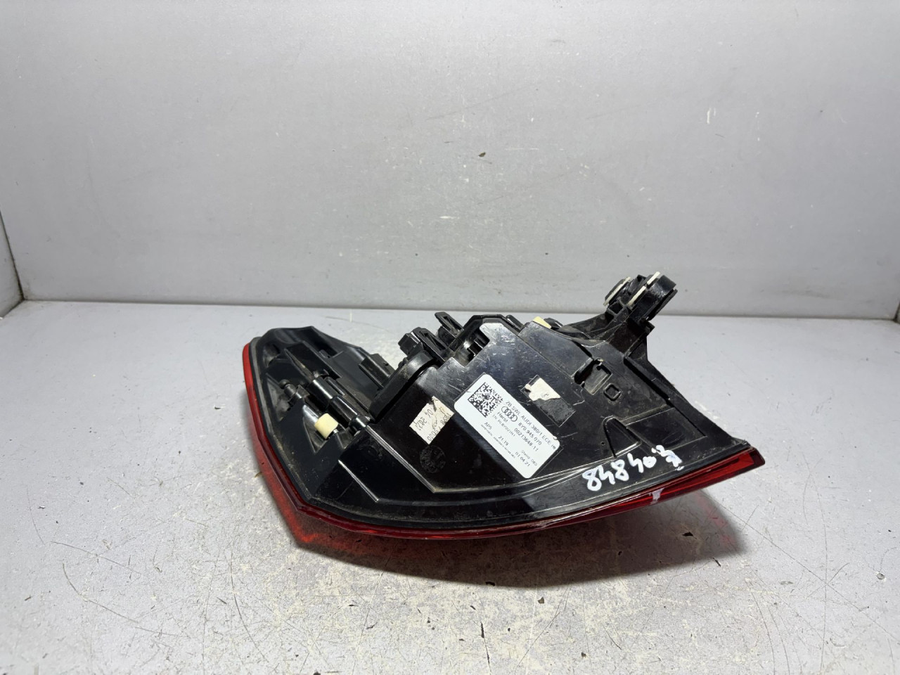 DIJELOVI STOP SVJETLO AUDI A3 (8Y) > 20 -  8Y0945070