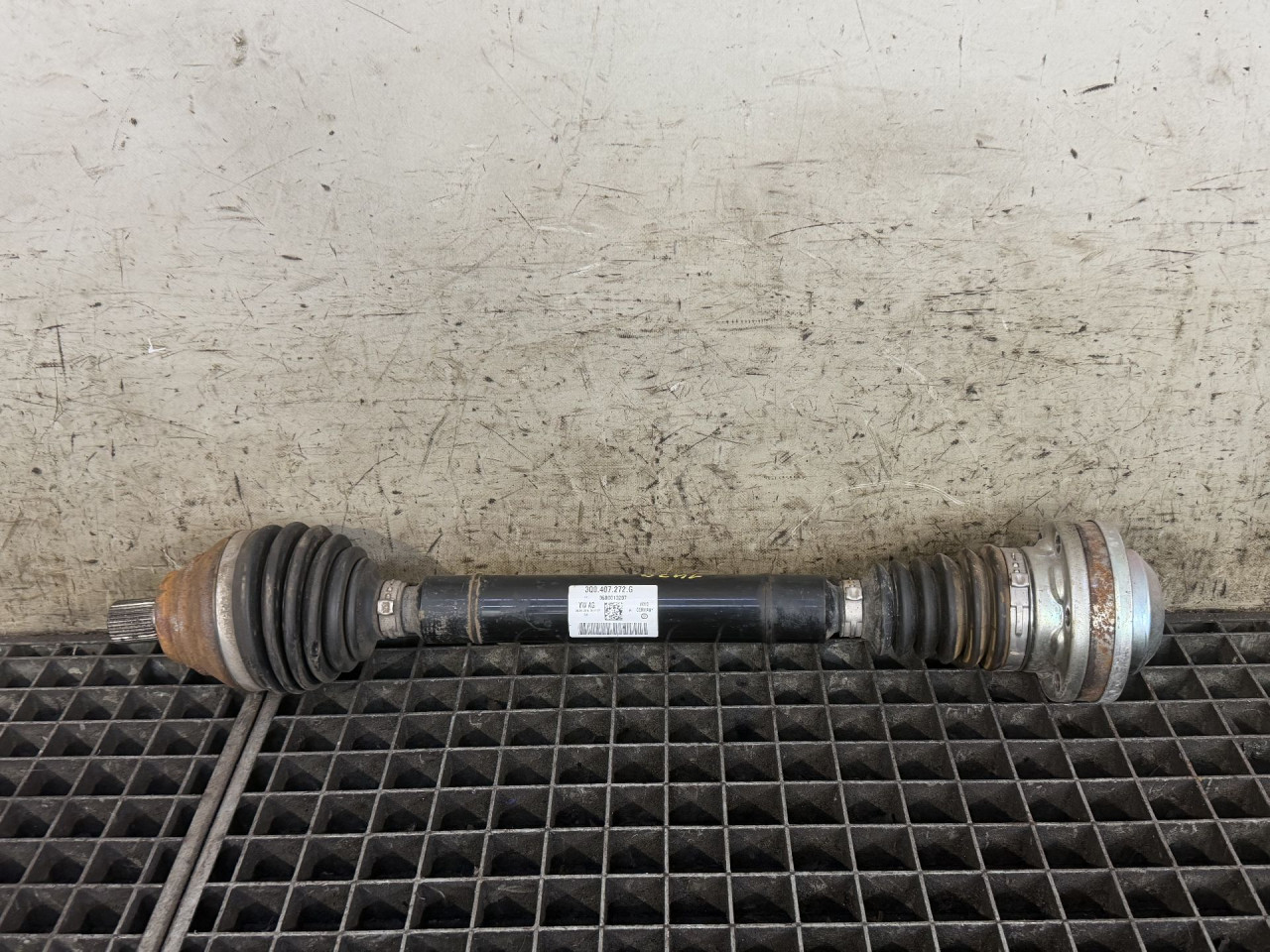 DIJELOVI POLUOSOVINA VW TIGUAN > 16-20 2.0 3Q0407272G