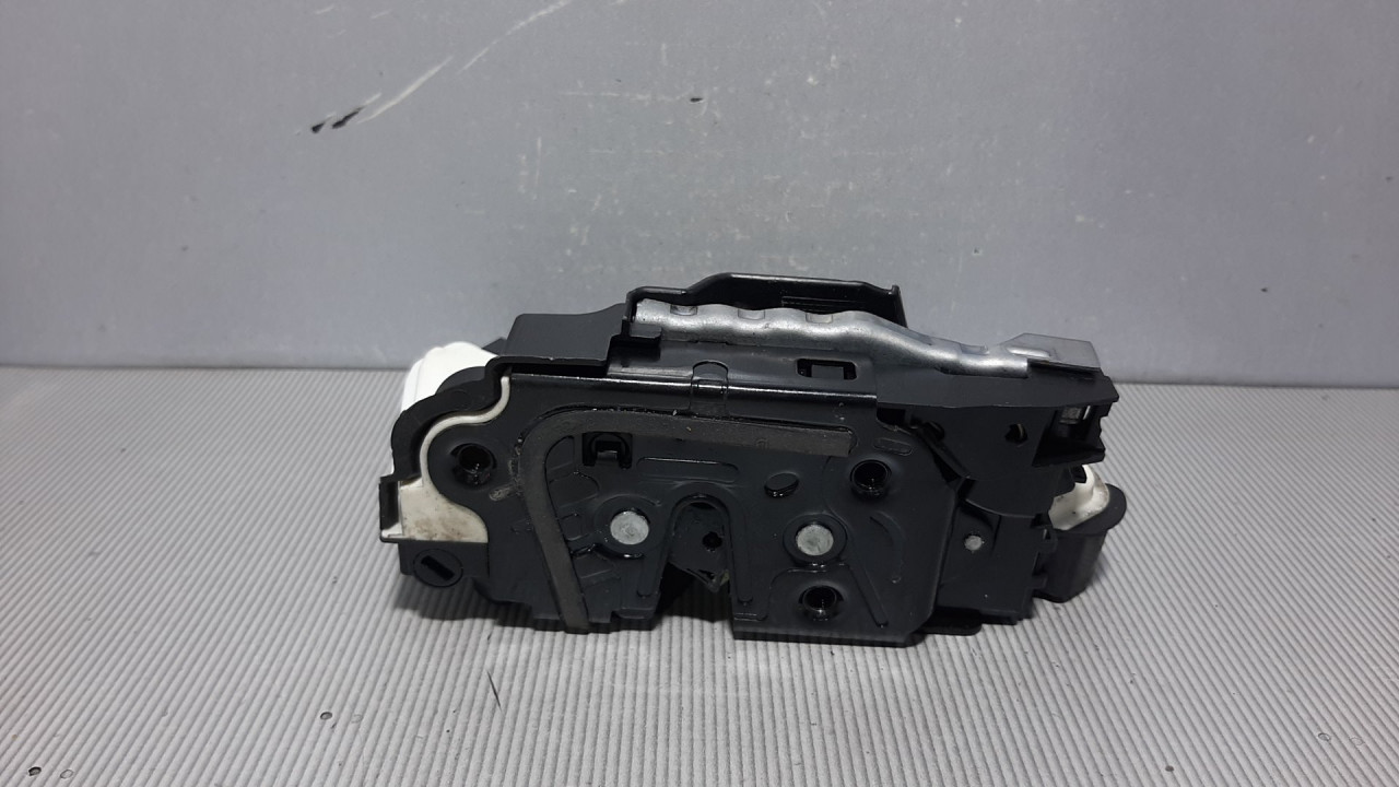 DIJELOVI BRAVA VRATA VW GOLF 6 > 08-12 5K4839016H