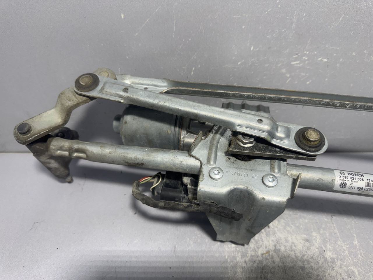 MOTORIC PREDNJEG BRISACA VW TIGUAN > 11-15 5N1955119A