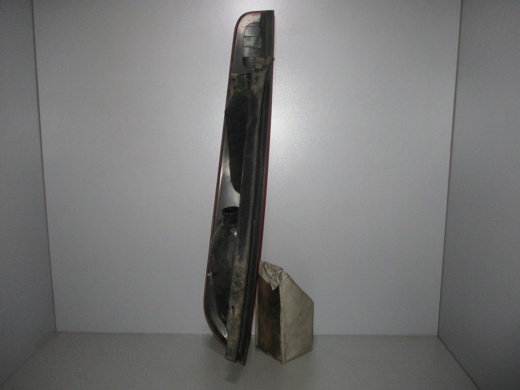 DIJELOVI STOP SVJETLO FORD FOCUS > 05-07 FD424016