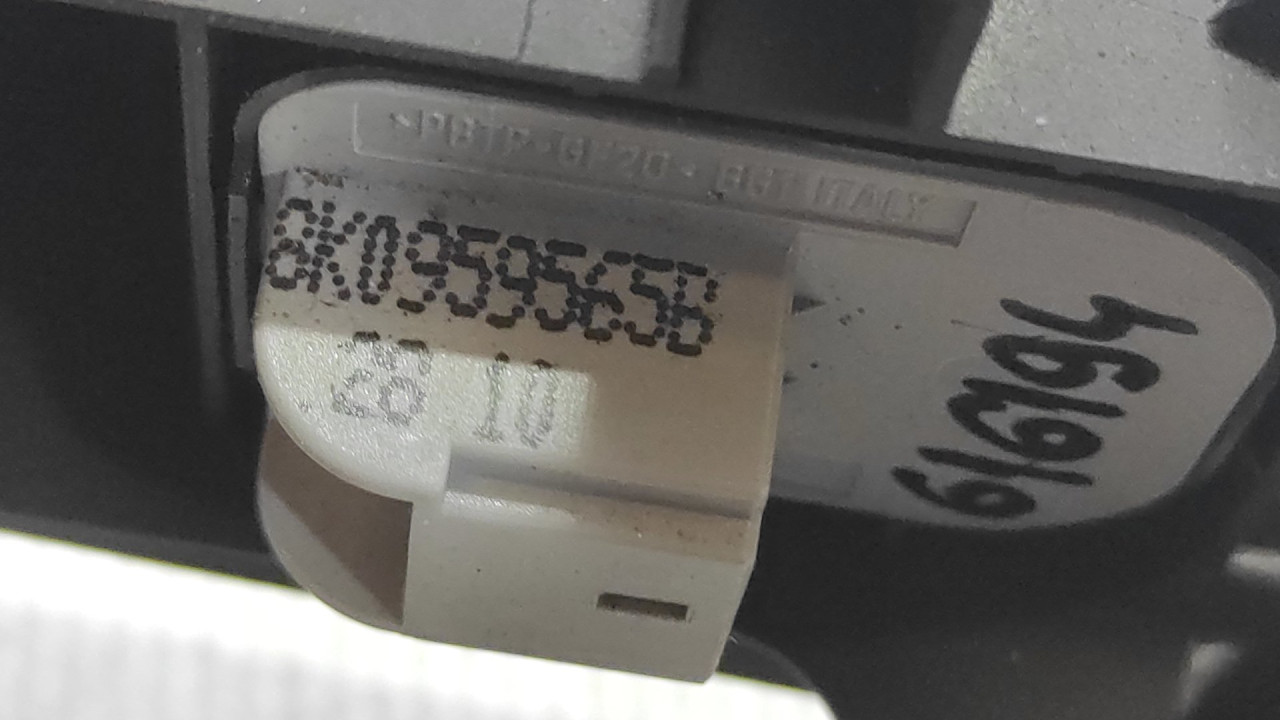 DIJELOVI PREKIDAC AUDI A4 (B8) > 07-11 8K0959565B