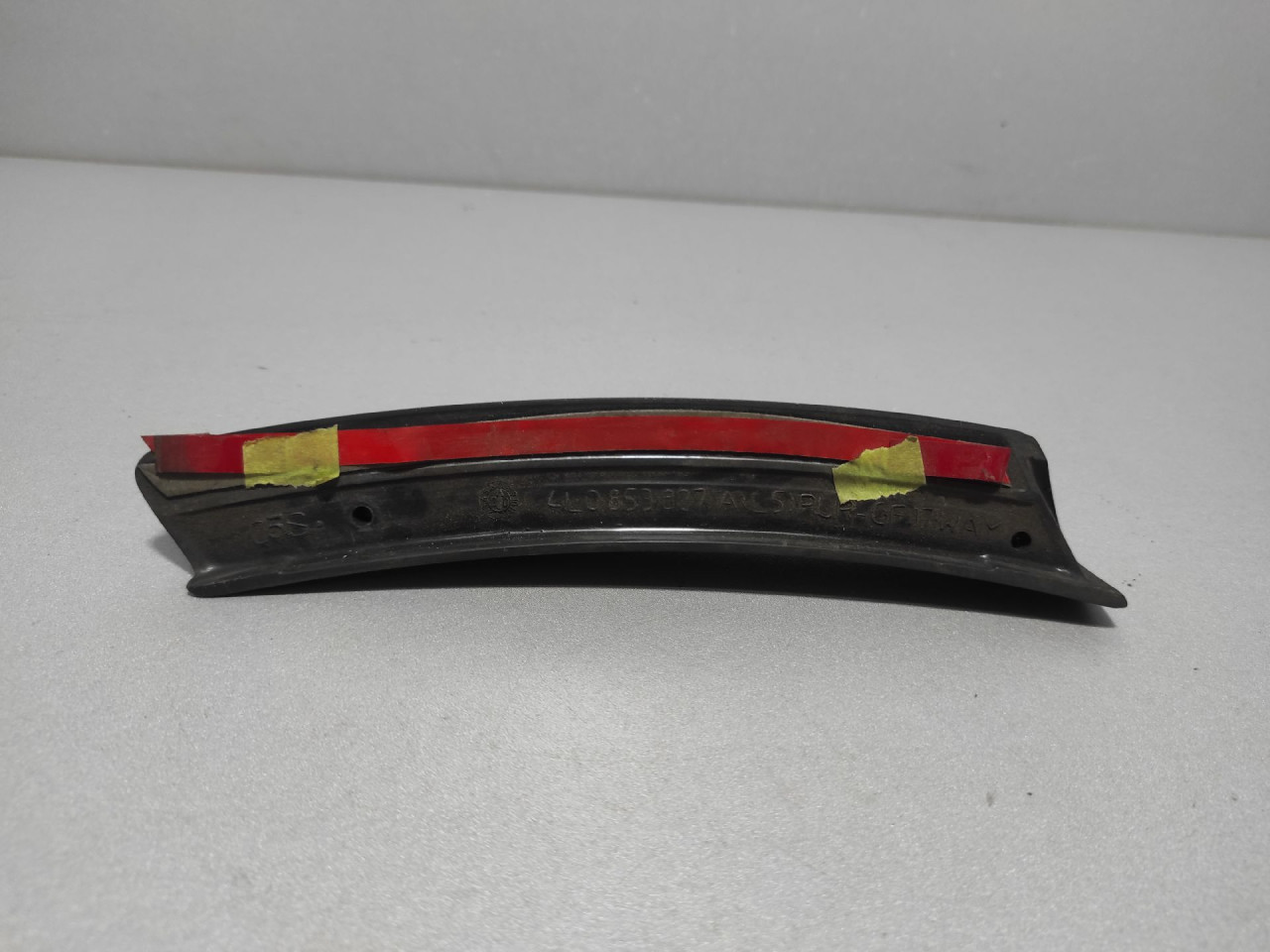 DIJELOVI RUB BLATOBRANA AUDI Q7 > 09-15 4L0853827A