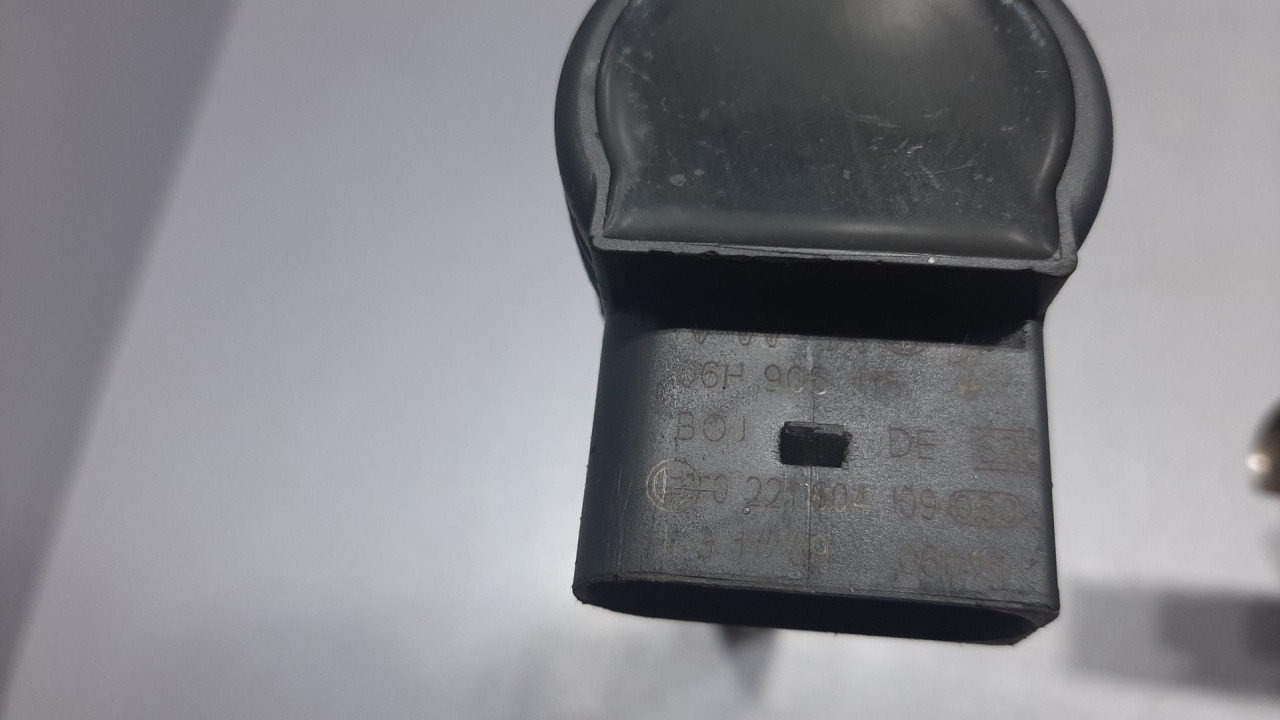 DIJELOVI BOMBINA AUDI A1 > 10-14 06H905115