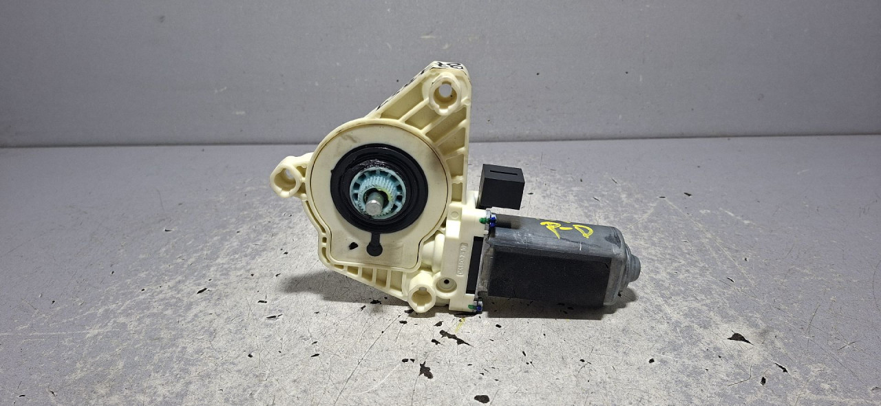MOTORIC PODIZACA STAKLA AUDI Q5 (FY) > 17 - 20  5Q4959802B