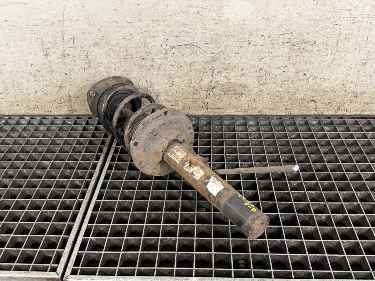 DIJELOVI AMORTIZER VW GOLF 7 > 12-16 2.0 5Q0412014MR