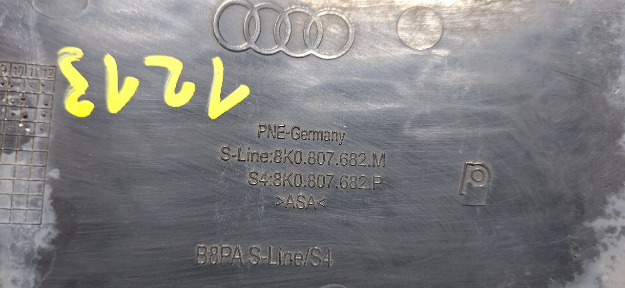 RESETKA BRANIKA AUDI A4 (B8) > 12-15 8K0807682M