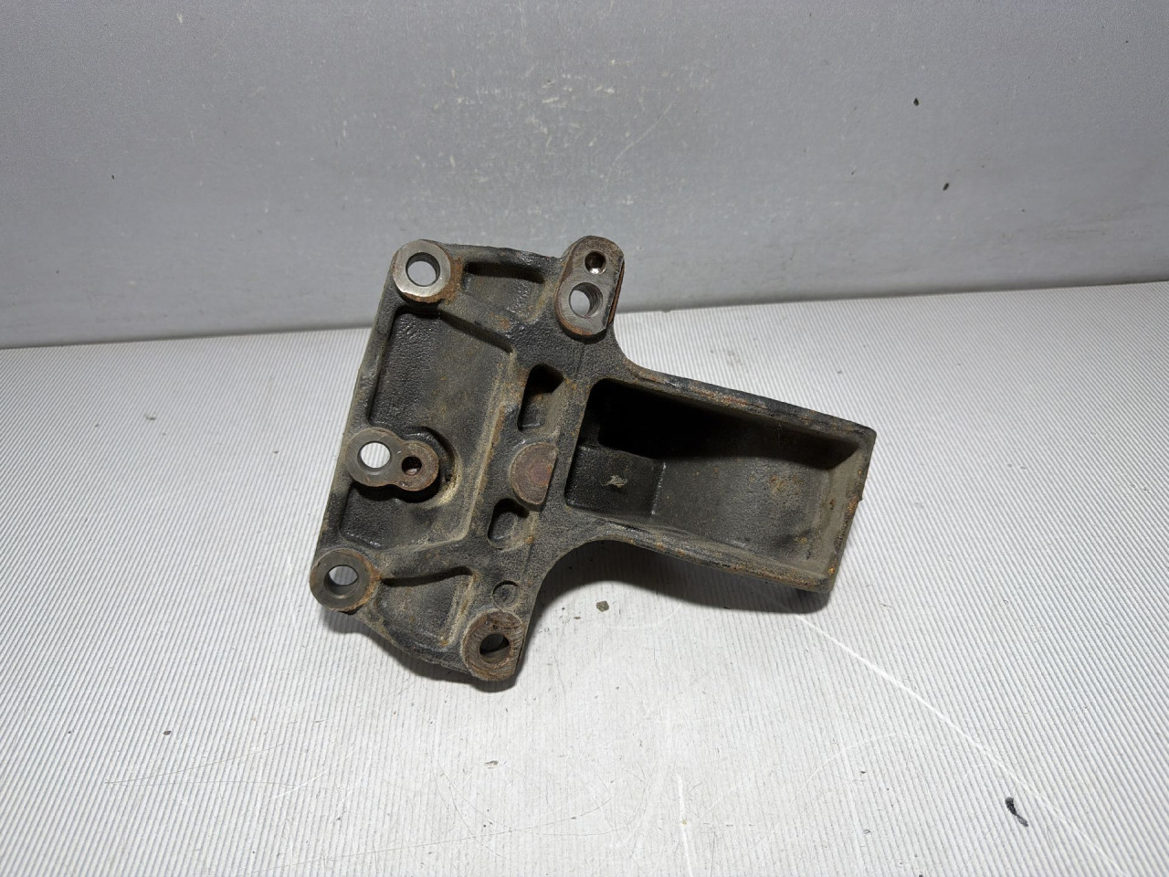 DIJELOVI NOSAC POLUOSOVINE PEUGEOT 308 > 17-21 1.5 9808837180