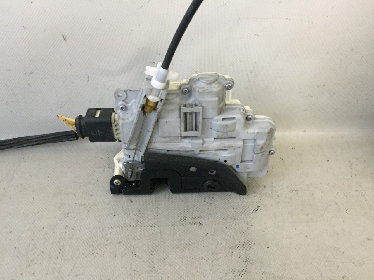 BRAVA VRATA VW PASSAT B6 > 05-10 3C4839016A