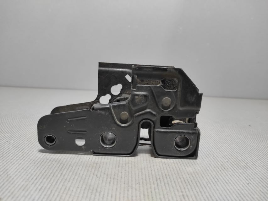 DIJELOVI BRAVA HAUBE VW T5 > 03-09 7H0823509A