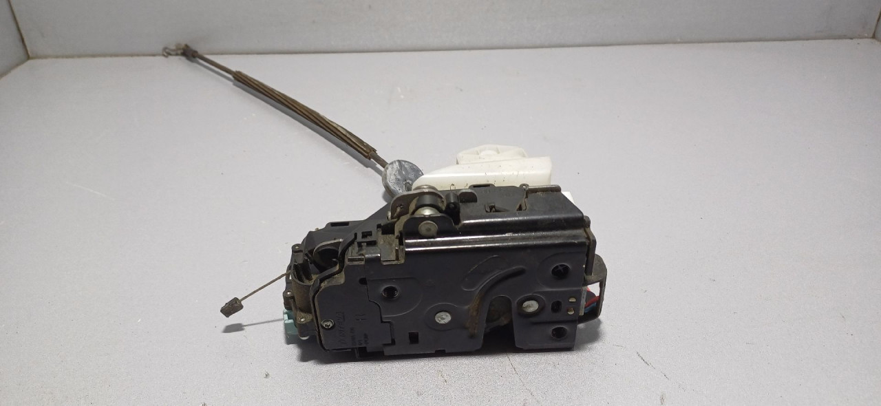 DIJELOVI BRAVA VRATA VW CADDY > 15-20 3D2837016AA
