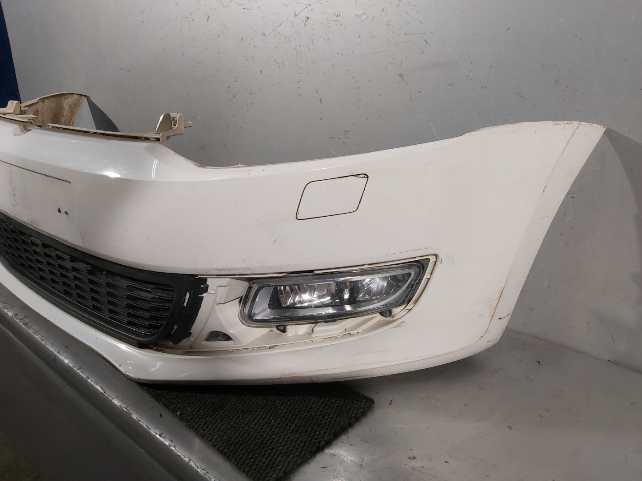 DIJELOVI BRANIK VW POLO > 09-14 6R0807221R