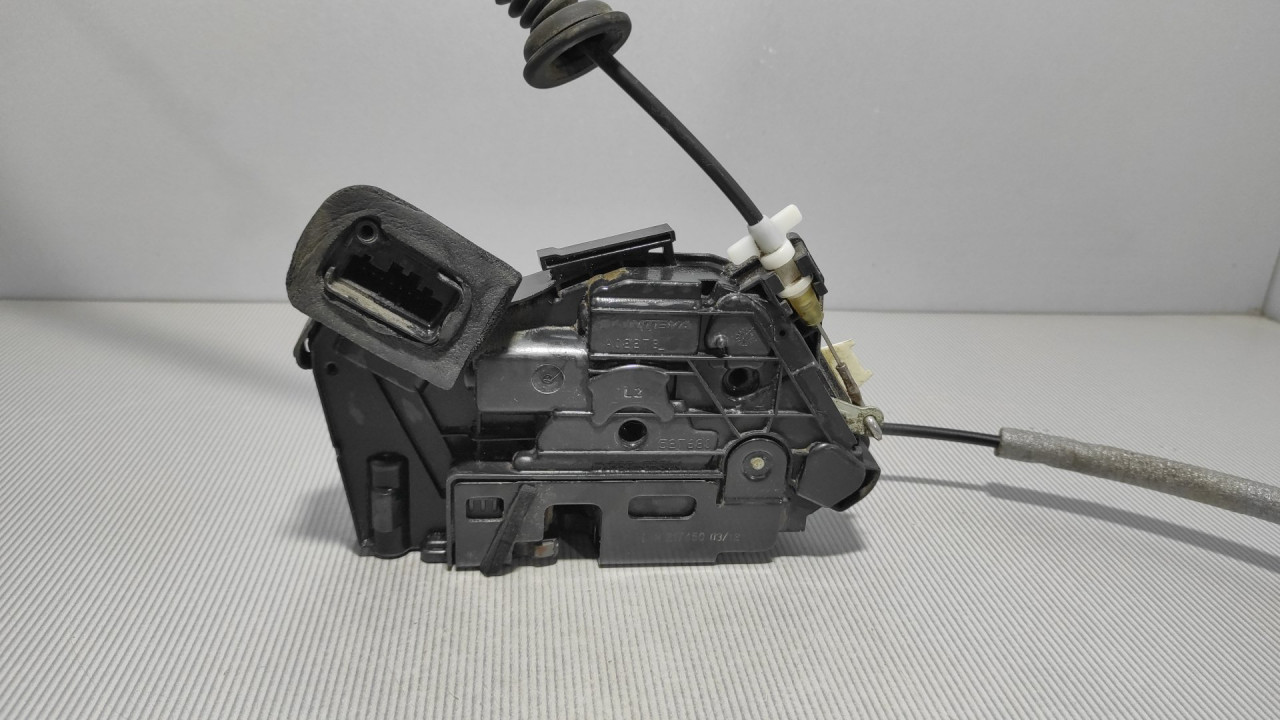 DIJELOVI BRAVA VRATA VW POLO > 09-14 5K1837015D
