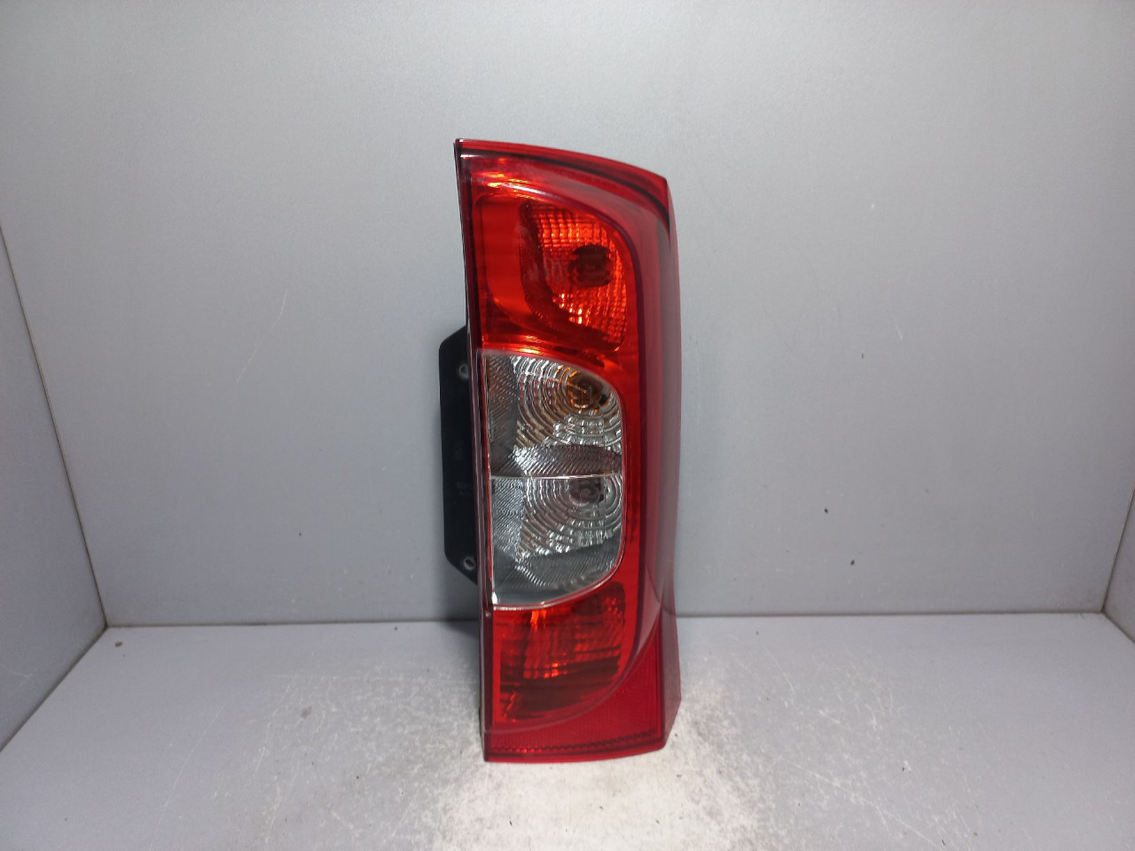 STOP SVJETLO PEUGEOT BIPPER > 07-16 01353205080E