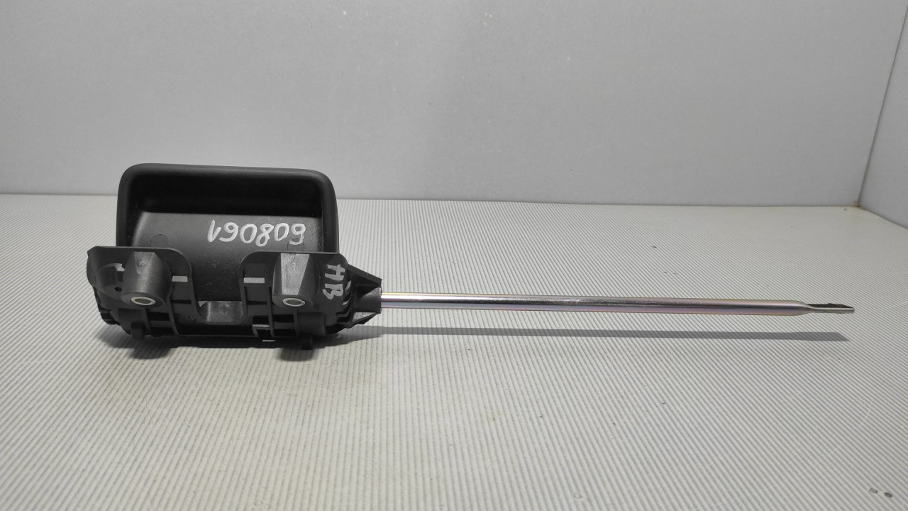 DIJELOVI RUCKA VRATA VW CADDY > 10-15 7H0843642D