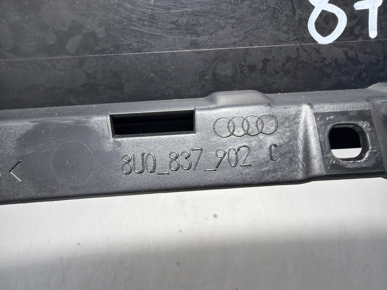 DIJELOVI LAJSNA AUDI Q3 > 11-15 2.0 8U0837902C