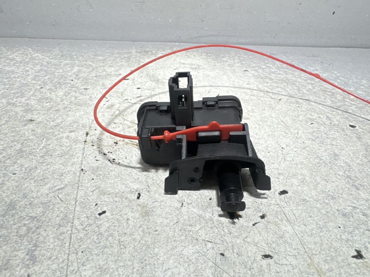 MOTORIC POKLOPCA REZERVOARA AUDI A4 (B8) > 12-15 8K0862