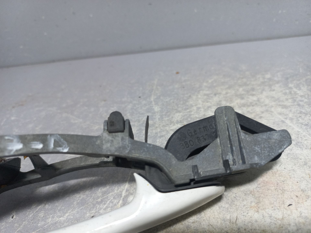 DIJELOVI RUCKA VRATA SKODA FABIA > 07-10 3B08372