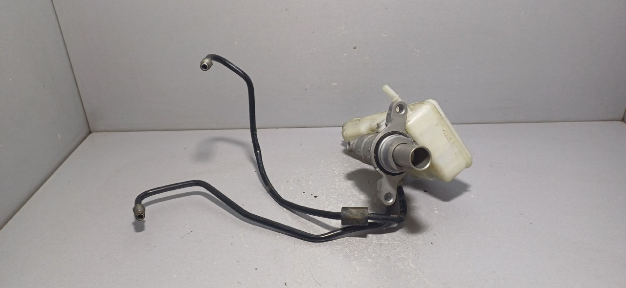 GLAVNI KOCIONI CILINDAR FORD FOCUS > 11-14 AV612140J