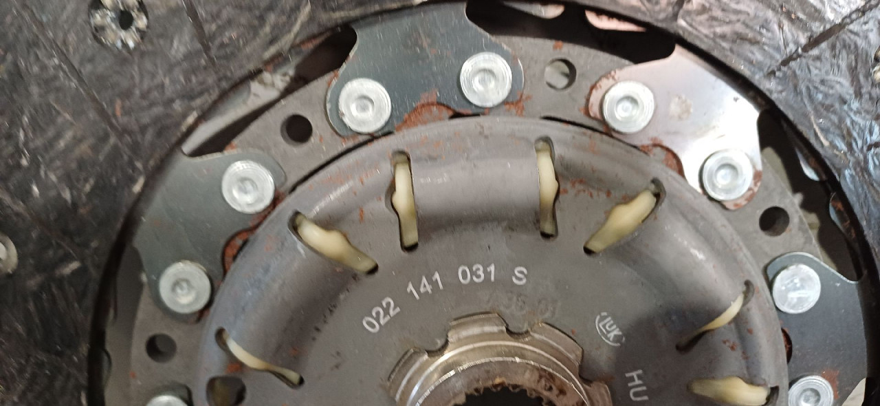 DIJELOVI LAMELA VW PASSAT B7 > 10-14 022141031S