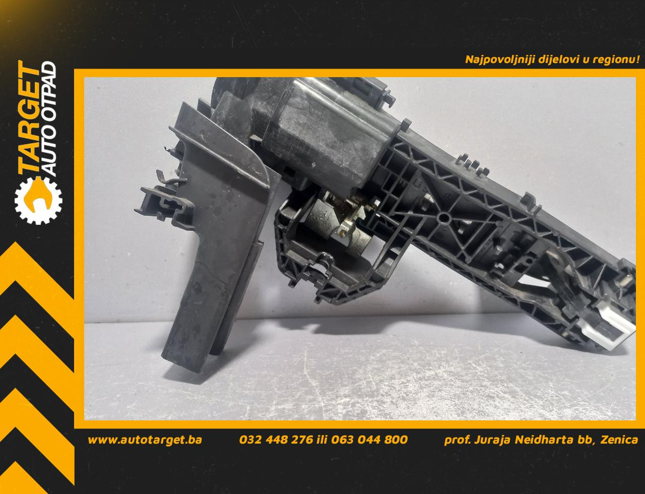 DIJELOVI RUCKA VRATA MERCEDES GLA (X156) > 13-16 A2047601700