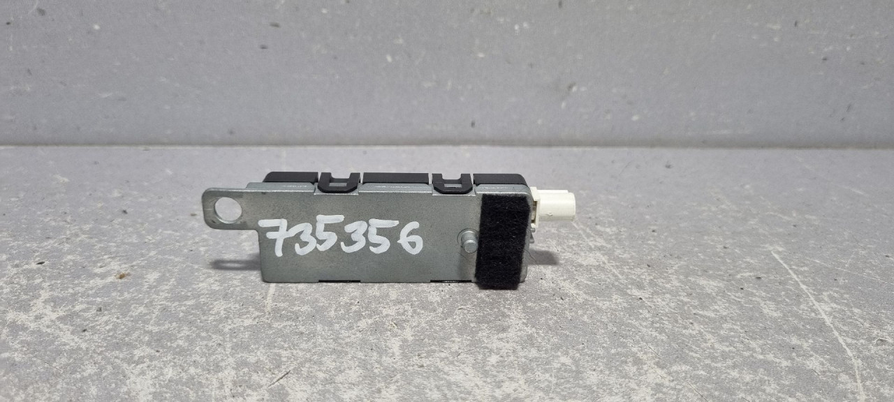 DIJELOVI ANTENA VW PASSAT CC > 12-15 3C8035552