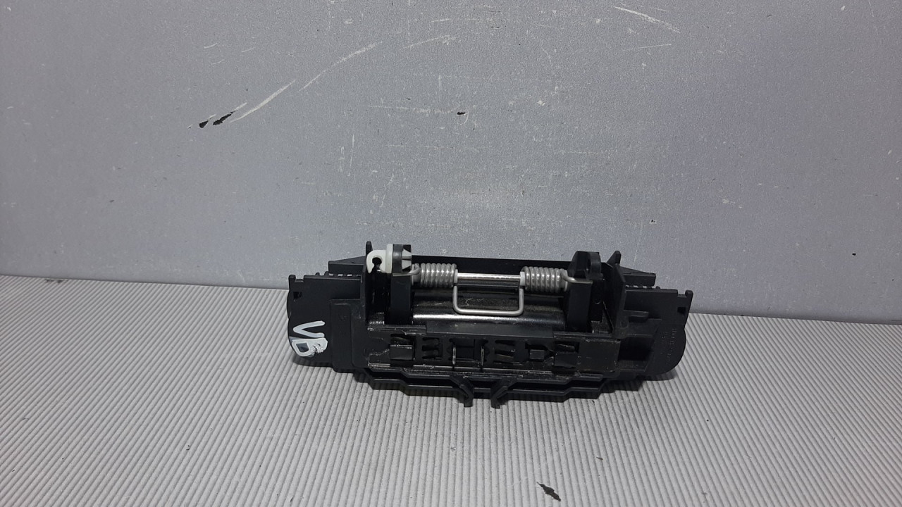 RUCKA VRATA AUDI A4 (B7) > 04-07 4B0839885