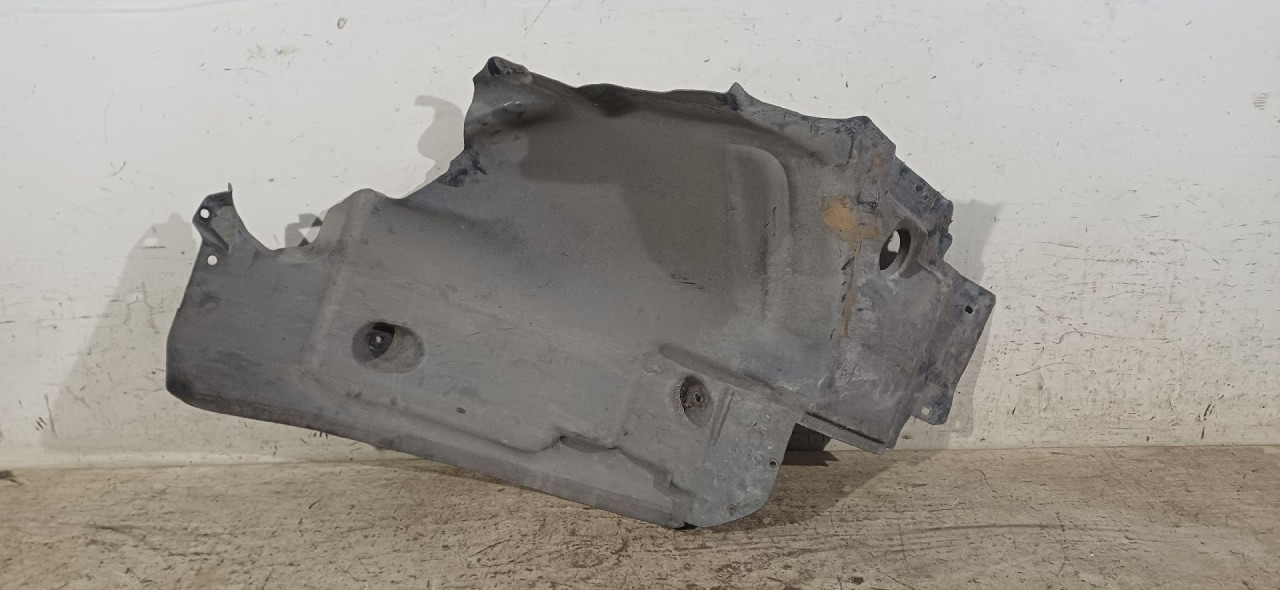 UNUTRASNJI BLATOBRAN MERCEDES E KLASA (W213/S213) > 16-