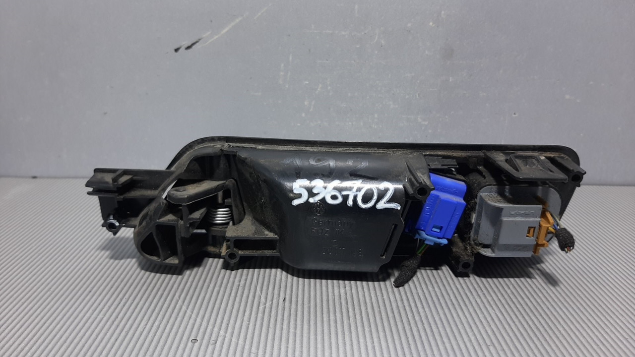 UNUTRASNJA RUCKA VRATA VW CADDY > 03-10 2K2837114B