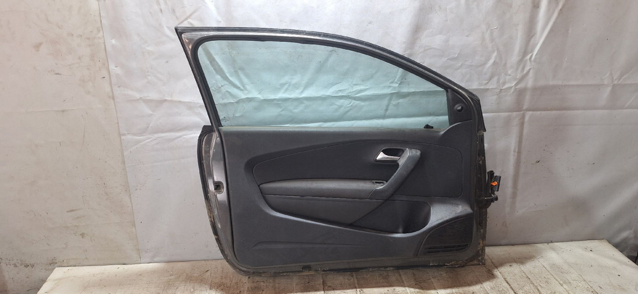 DIJELOVI VRATA VW POLO > 09-14