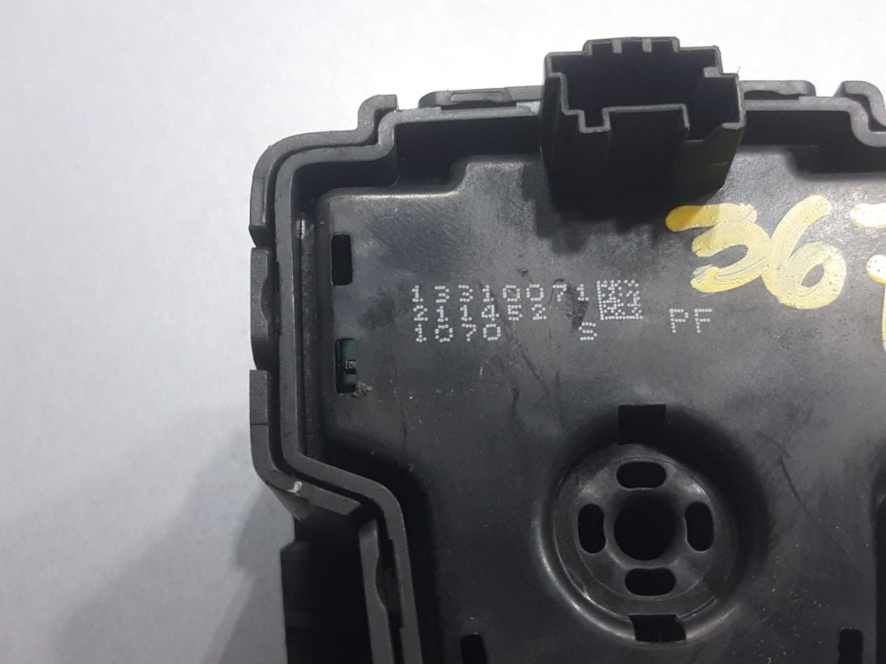 PREKIDACI MULTIMEDIJE OPEL INSIGNIA > 09-13 13310071