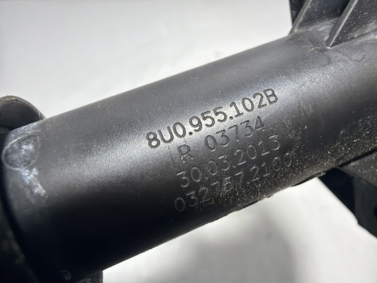 DIJELOVI PRSKALICA ZA FAROVE AUDI Q3 > 11-15 2.0 8U0955102B