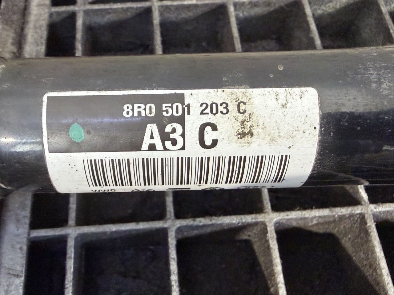 DIJELOVI POLUOSOVINA AUDI Q5 > 12-16 2.0 8R0501203C