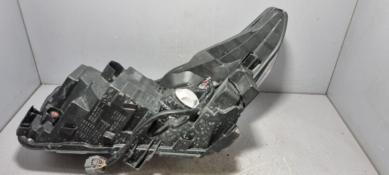 DIJELOVI FAR OSTECEN SUBARU  8797897897878