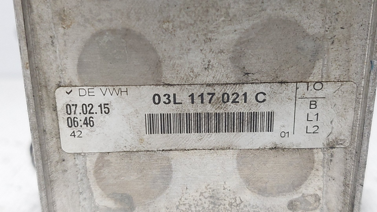 DIJELOVI HLADNJAK ULJA VW CADDY > 10-15 03L117021C