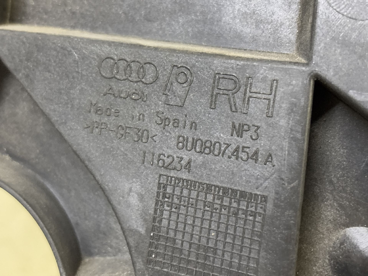 DIJELOVI NOSAC BRANIKA AUDI Q3 > 11-15 8U0807454A