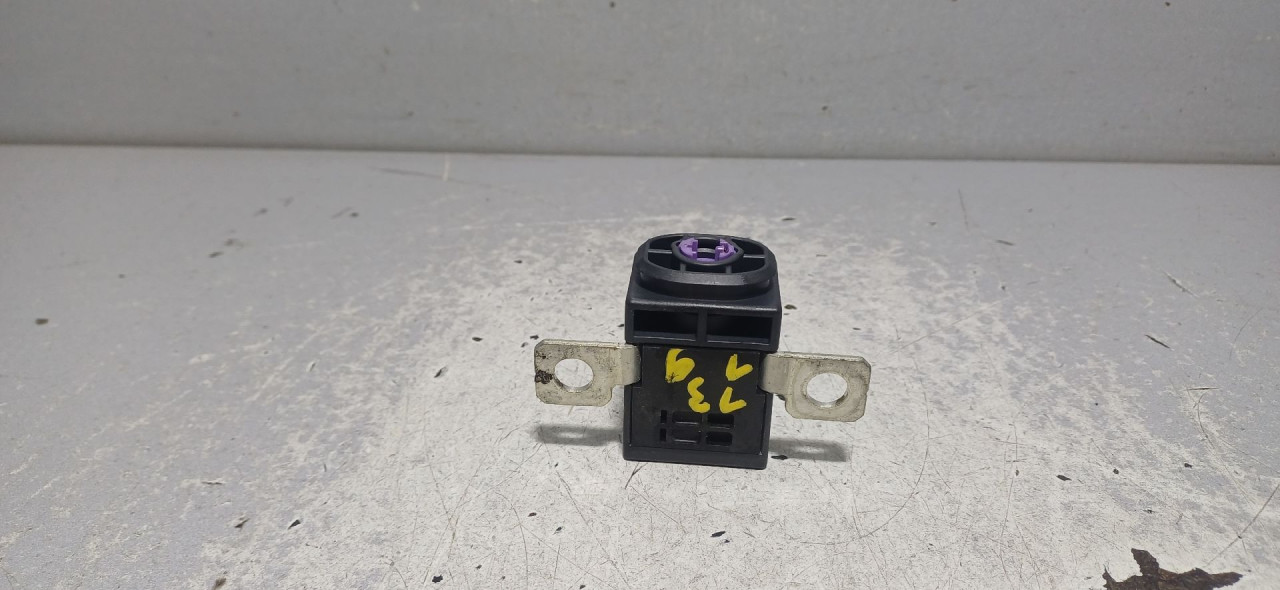 DIJELOVI KLEMA AUDI Q7 (4L) > 09-15 4F0915519