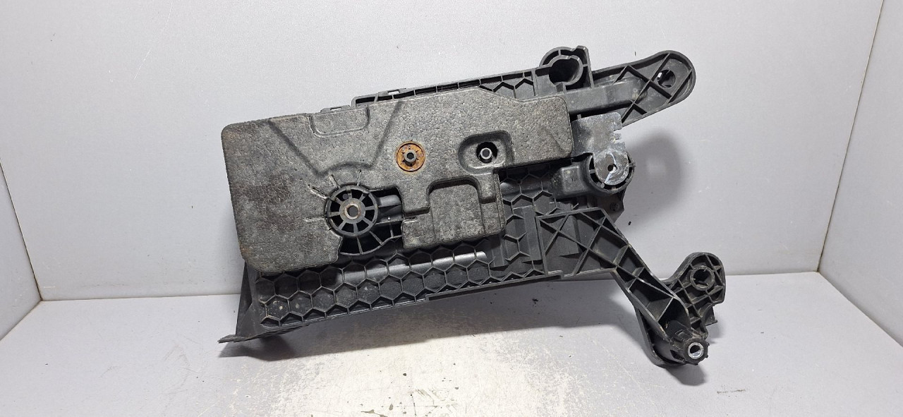 NOSAC AKUMULATORA VW GOLF 7 > 12-16 5Q0915321H