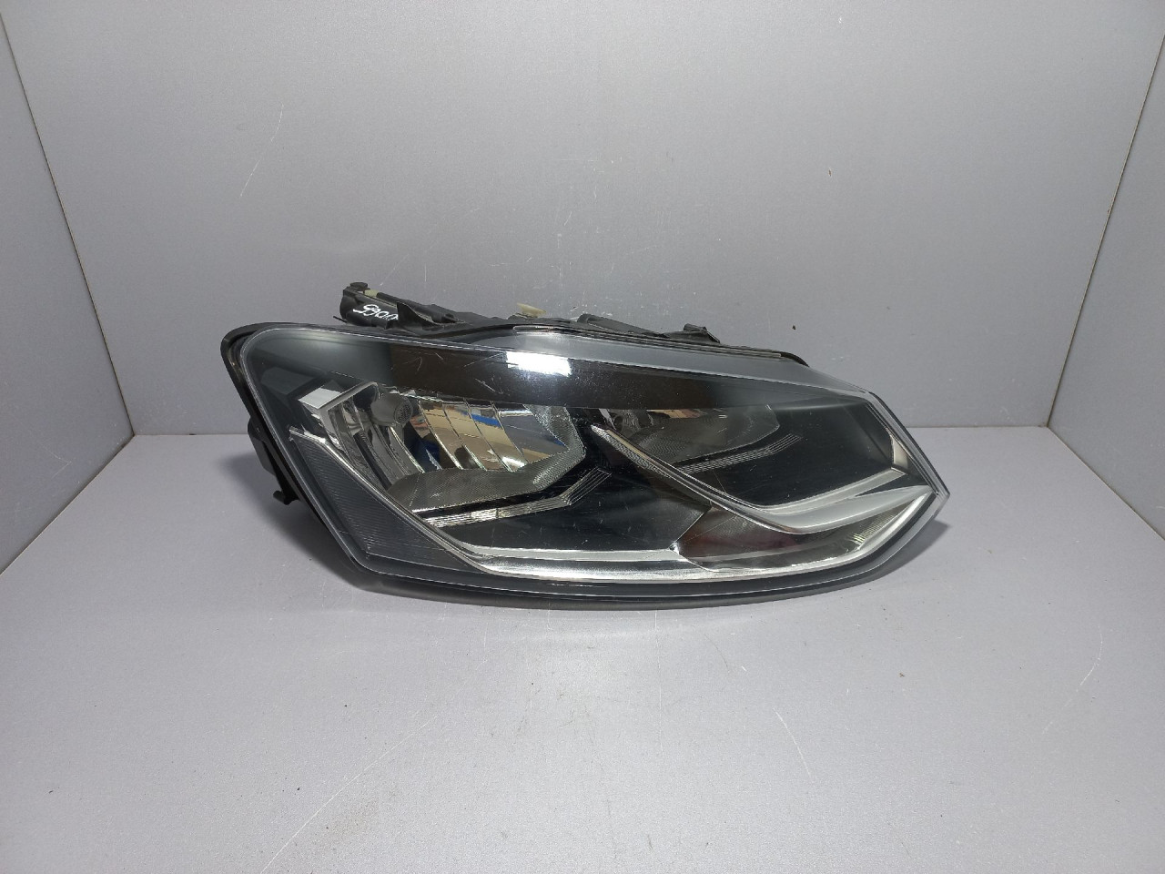 DIJELOVI FAR VW POLO > 14-17 6C1941006B