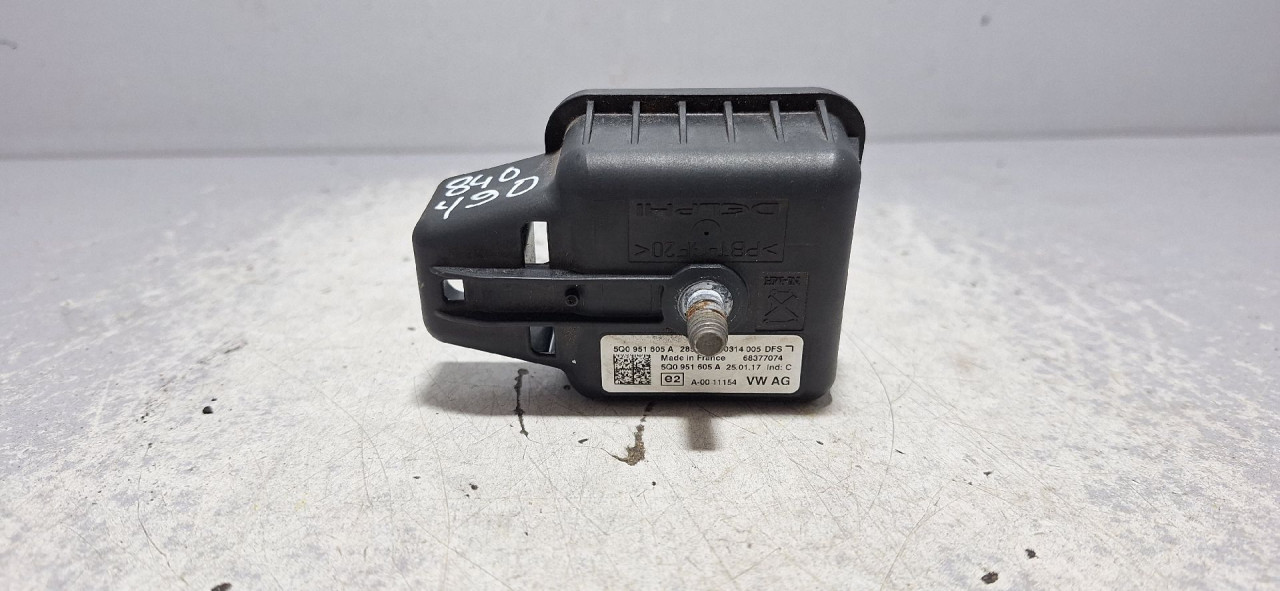 DIJELOVI ELEKTRONIKA ALARMA VW GOLF 7 > 12-16 5Q0951605A