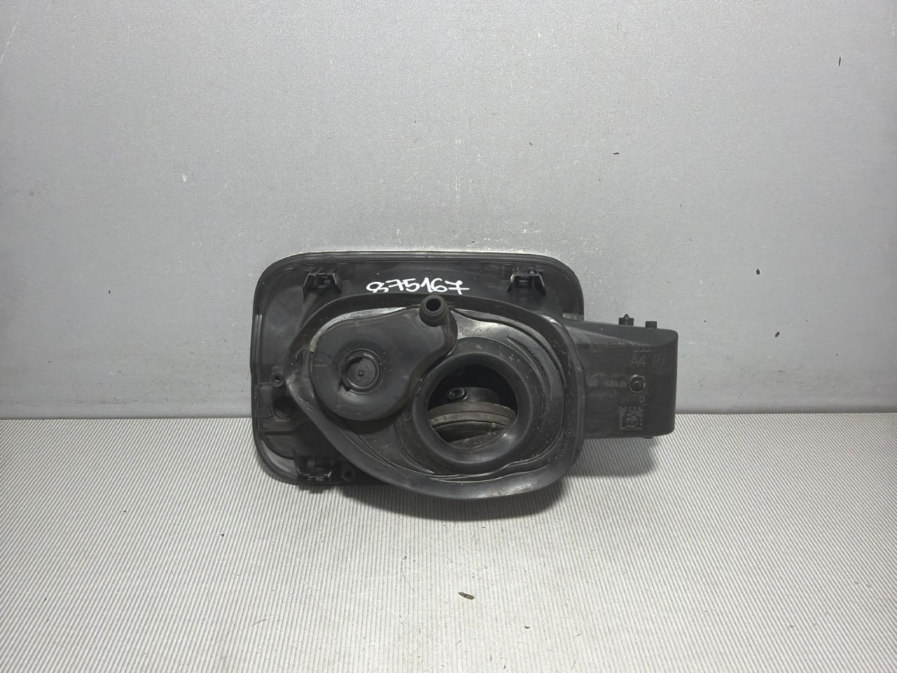 DIJELOVI POKLOPAC REZERVOARA AUDI A4 (B9) > 19- 2.0 8W0809906D