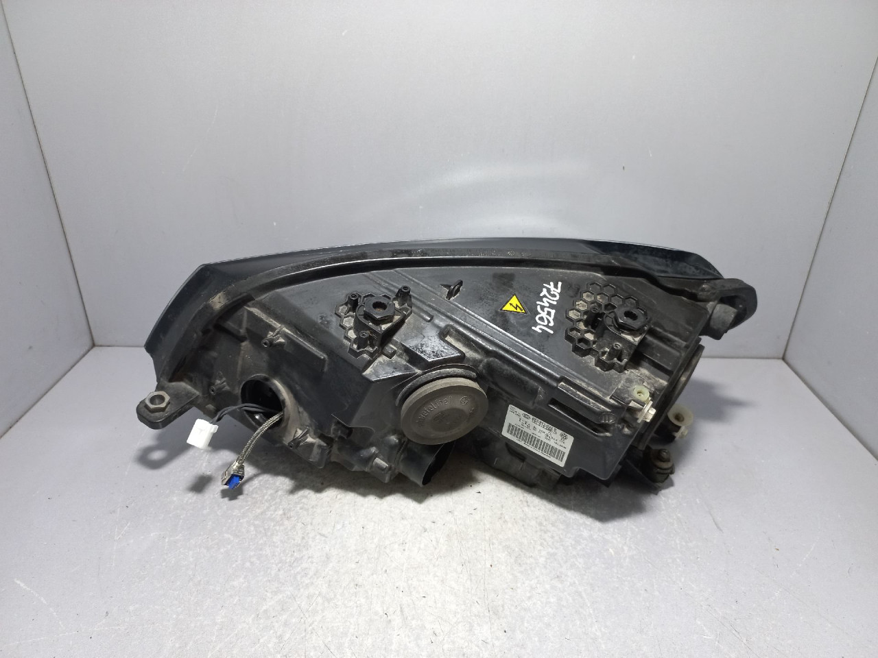 DIJELOVI FAR VW CADDY > 15-20 2K1941032B