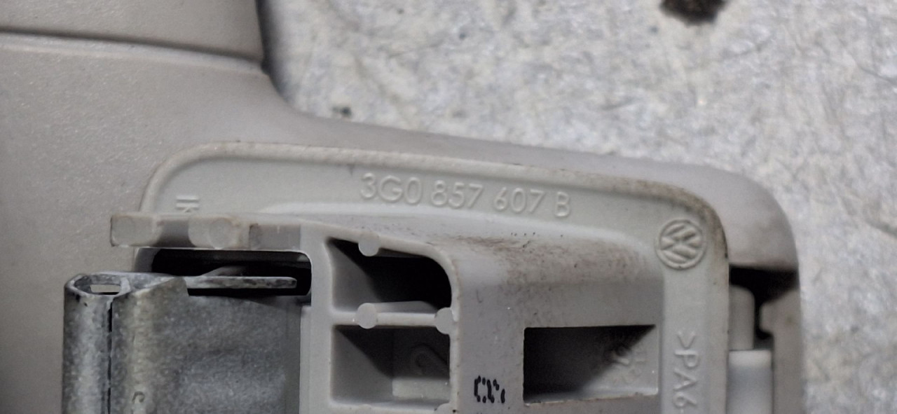 DIJELOVI KROVNA RUCKA VW PASSAT B8 > 19 - 3G0857607B