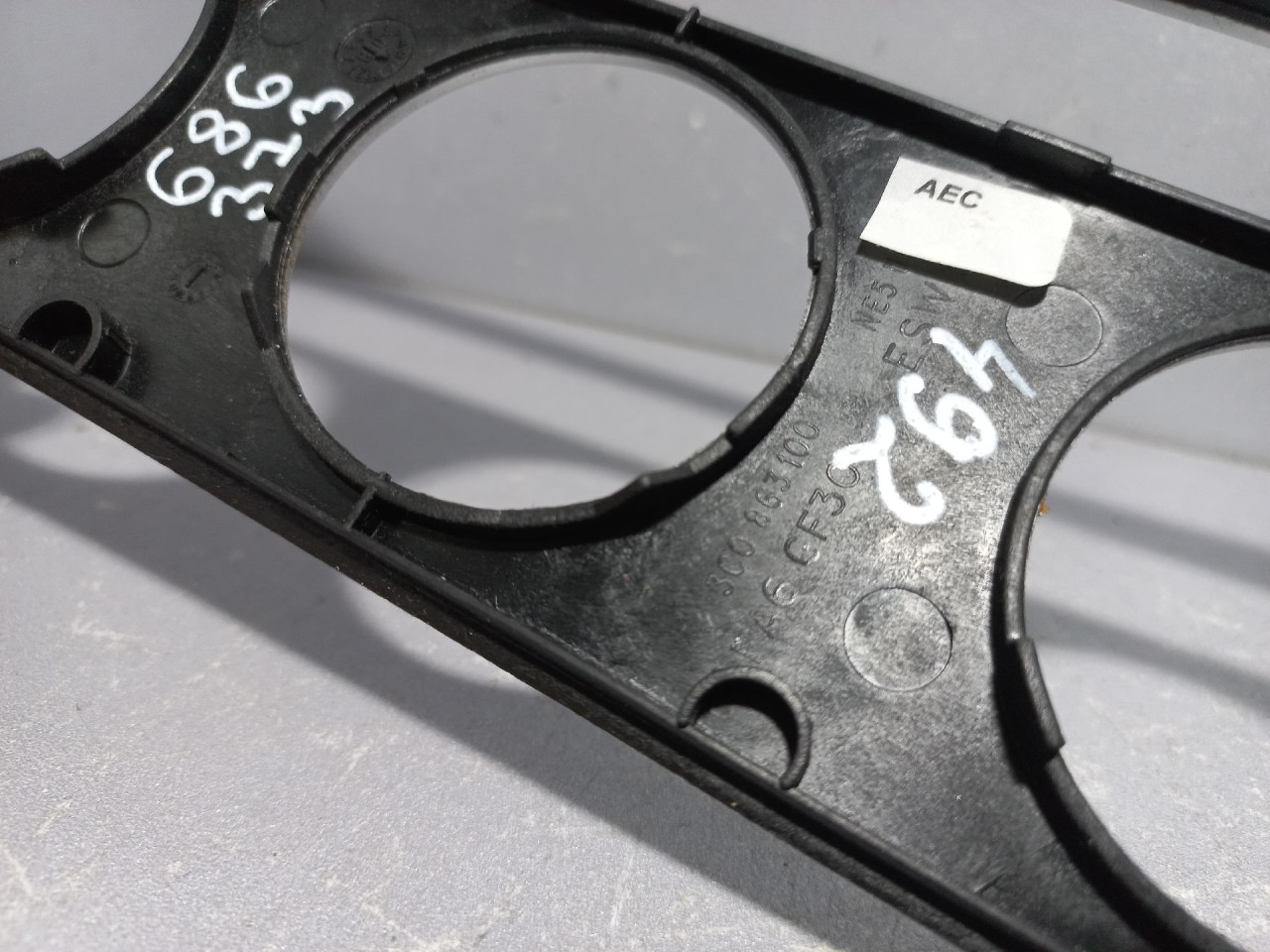DIJELOVI BLENDA VW PASSAT B6 > 05-10 3C0863100