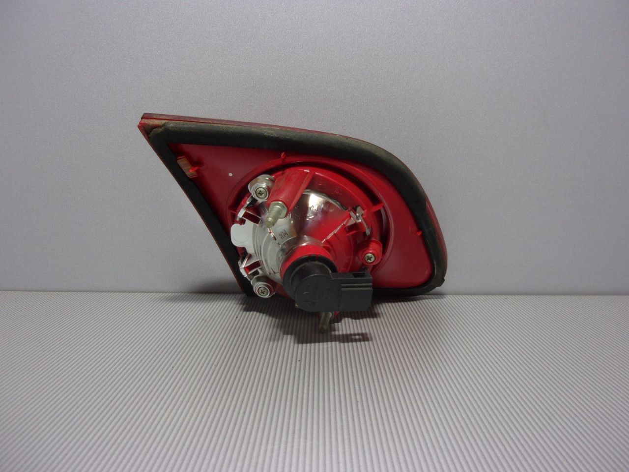 STOP SVJETLO VW PASSAT B6 > 05-10 VW054016