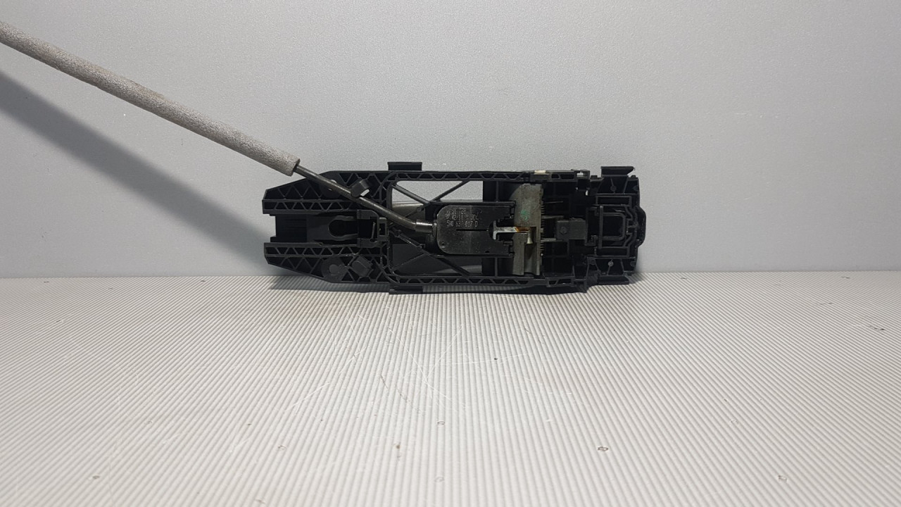 DIJELOVI RUCKA VRATA VW TIGUAN > 11-15 5N0839885H