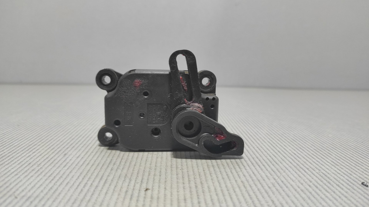 DIJELOVI MOTORIC VENTILATORA RENAULT MEGANE > 08-12 B3801001