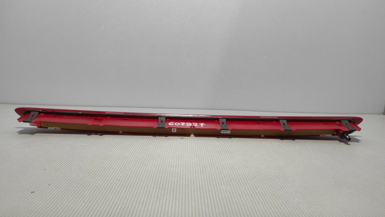 TRECE STOP SVJETLO VW PASSAT B7 > 10-14 3G9945087E