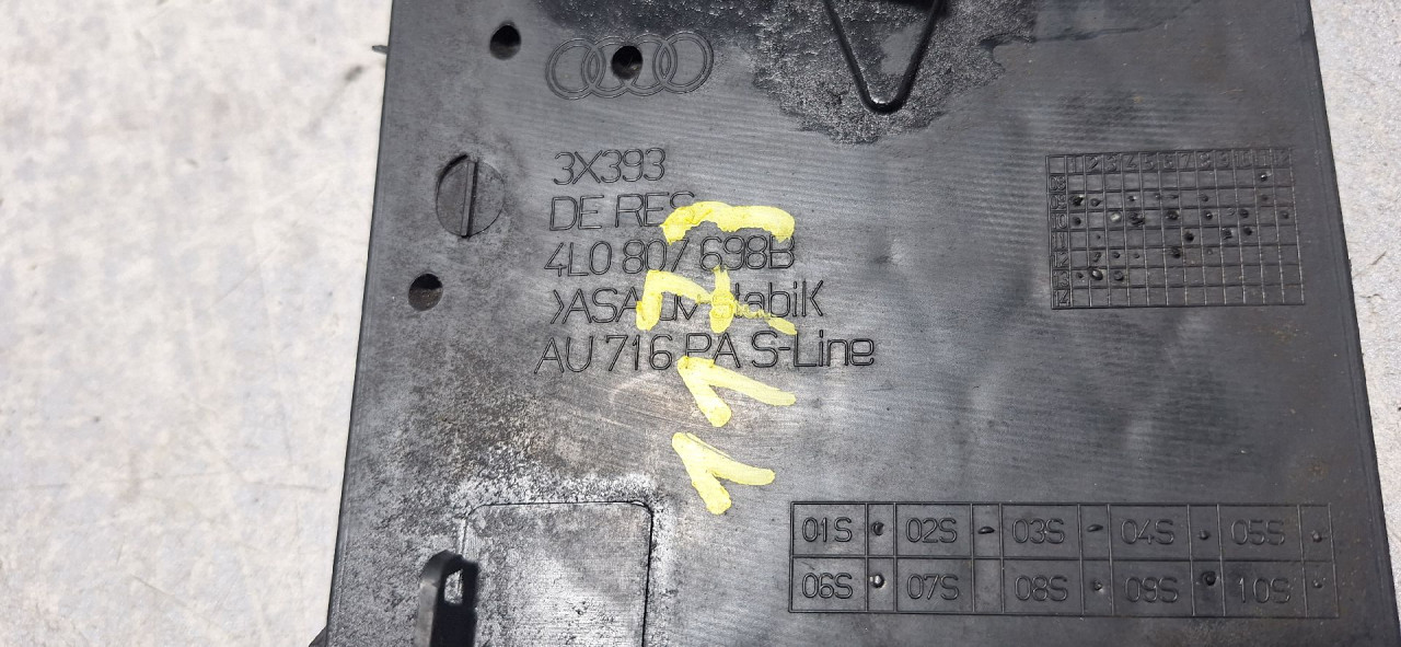RESETKA BRANIKA AUDI Q7 (4L) > 09-15 4L0807698B