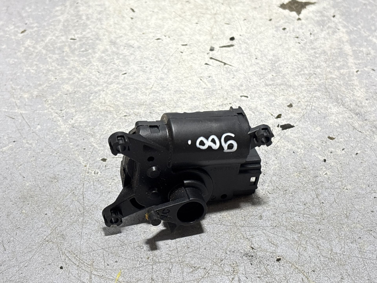 DIJELOVI MOTORIC KLAPNE AUDI Q7 (4L) > 09-15 52411483R